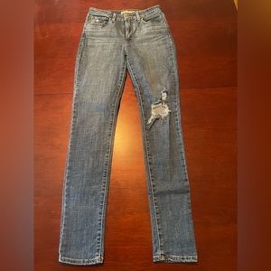 Levi’s 721 High Rise Skinny jeans